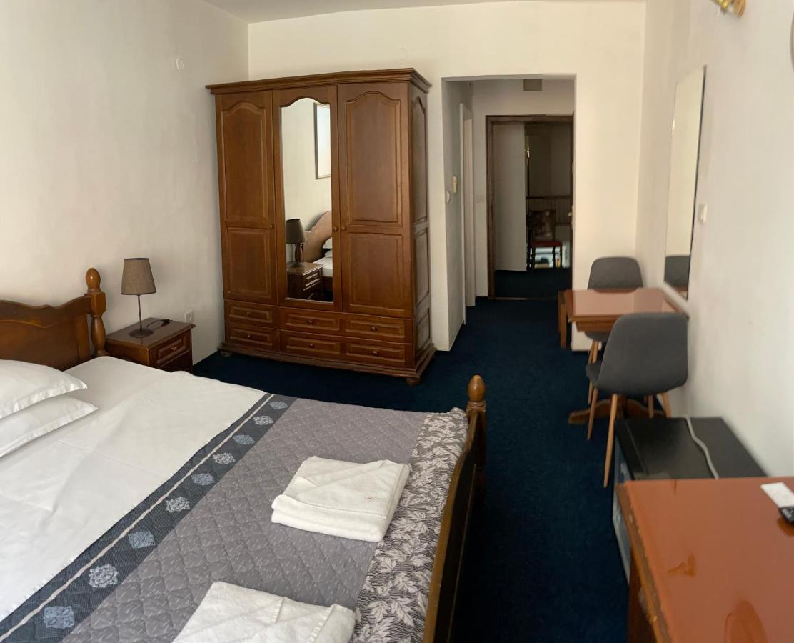 Hotel Rotasar Sofia Exteriör bild